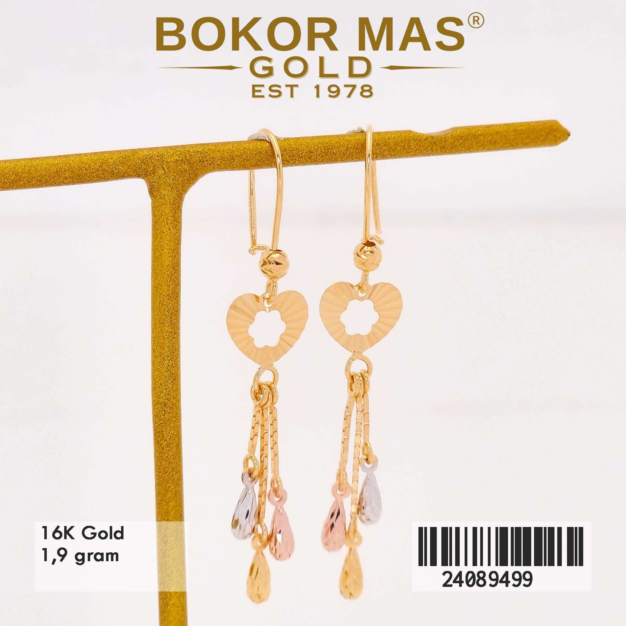 Anting Juntai Love 3D - 24089499 - 16K